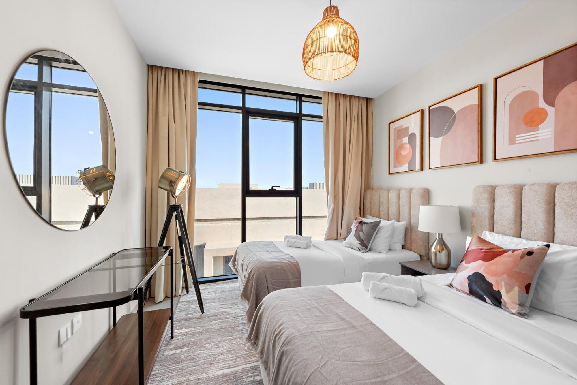 Luxurious 2br With Pool & Gym Access L Near Downtown Appartement