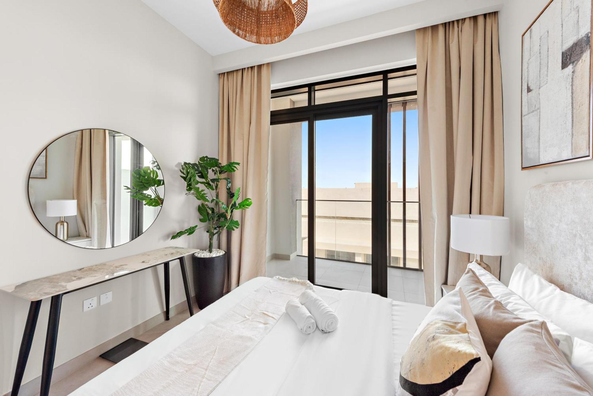 Luxurious 2br With Pool & Gym Access L Near Downtown Appartement